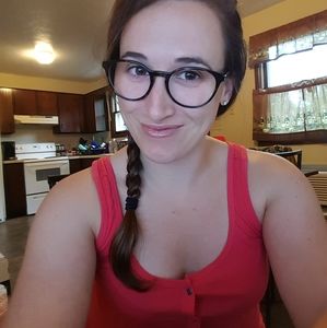 Meet your Posher, Alexis